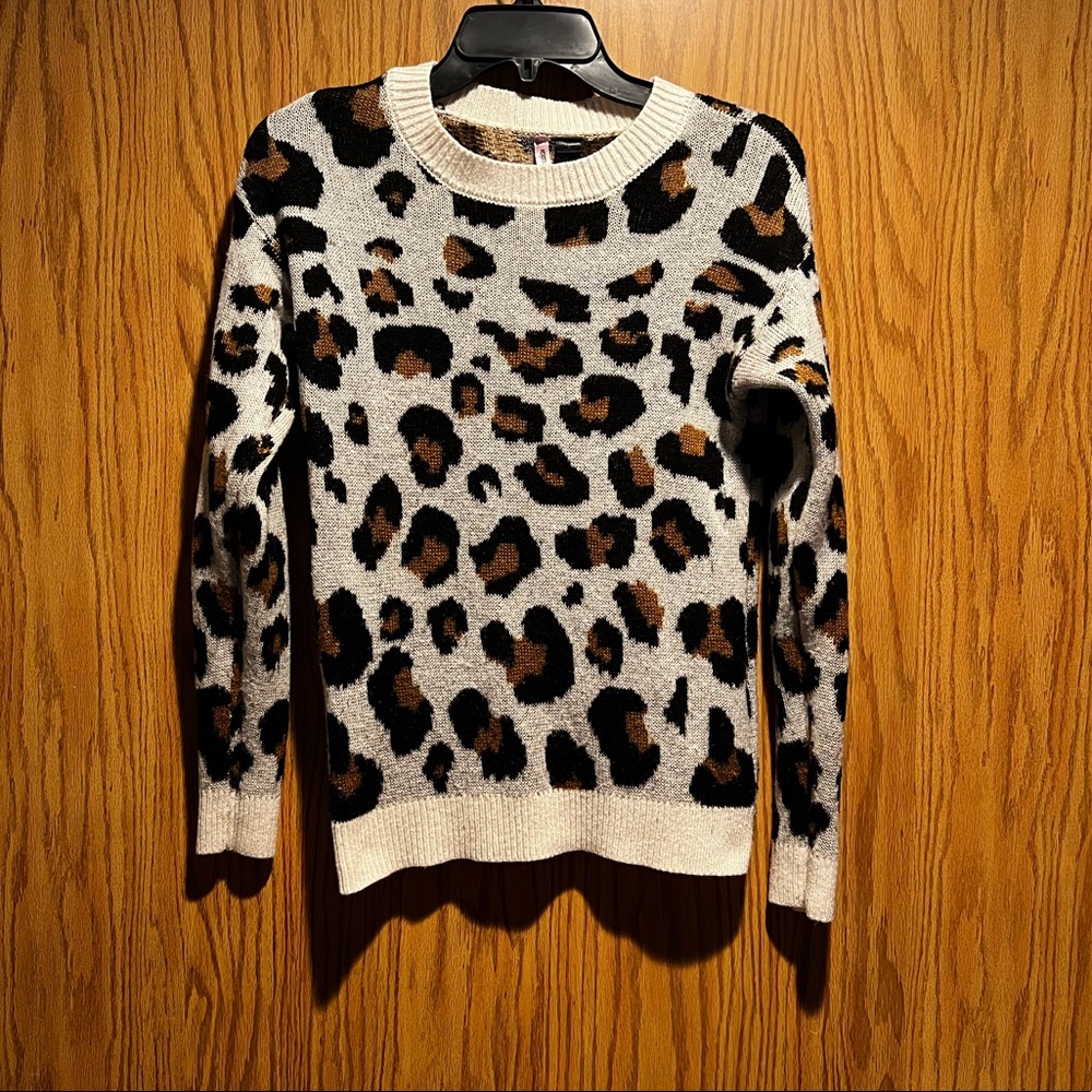 Love by Design women’s sweater size S